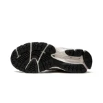 کفش روزمره نیوبالانس مدل 2002RC